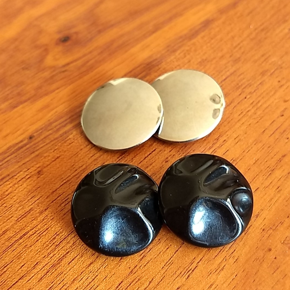 Set of 2 Clip Back Earrings